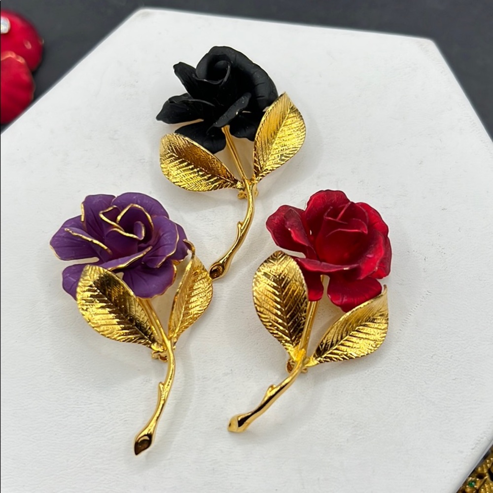 Vintage Cerrito flower brooch